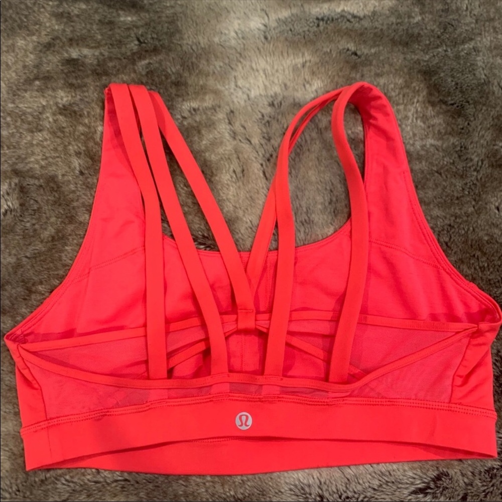 Lululemon sports bra